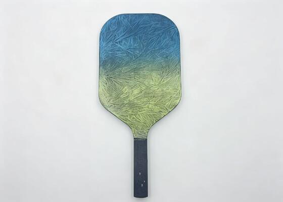 Quality High-Quality Carbon Fiber Pickleball paddle with Balanced Weight Design and Non-slip Sweat-resistant Grip sureface with Ice-crackle finish factory